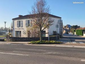 Local commercial dans le bourg