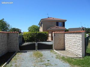 FEURS - MAISON récente  hors lotissement