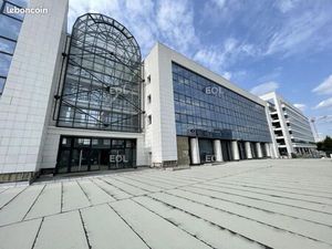 Local bureaux 17 123 m²