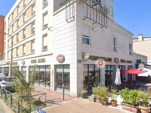 Local commercial 411 m²