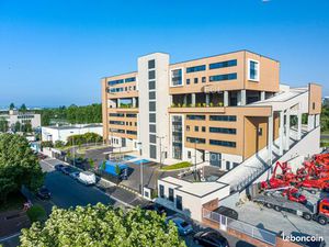 Local d'activité 1 759 m²