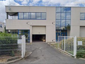 Local d'activité 366 m²