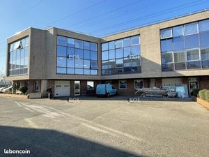 Local d'activité 372 m²