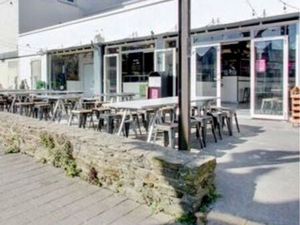 Pizzeria bar murs plus fond