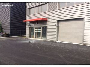 Local d'activité 705 m²