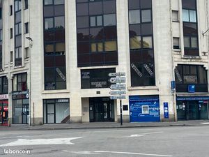 Local professionnel à vendre rond point de Paris a Nantes