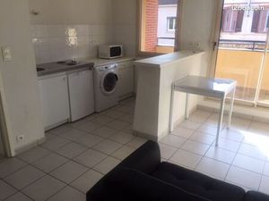 ALBI CENTRE T2meublé +Pkg ss sol