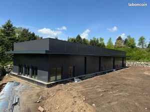 Local industriel 300 m²