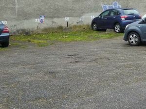 A louer  parking aérien Lyon 5