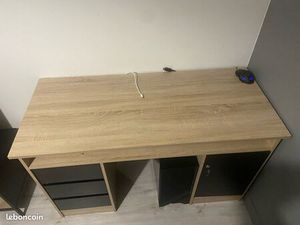 Bureau en bois