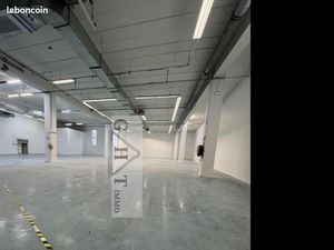 Local industriel 1 078 m²