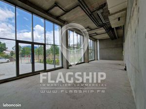 Boutique 109 m² IVRY SUR SEINE