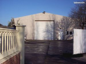 Entrepôt (hangar) 377 m² + Parking fermé 300m²   HAUBOURDIN agglomération LILLOISE