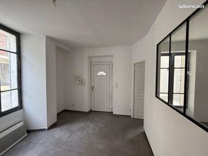 Joli Appartement 2 pièces dans résidence sécurisée avec gardien