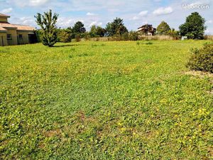 TERRAIN CONSTRUCTIBLE SUR LES HAUTEURS DE PERIGNAT sur ALLIER