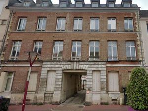 ? Immeuble de standing - 8 logements rénové / +8% renta Brut