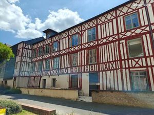 Immeuble rénové de 12 logements – 8 6 % de rentabilité actuelle / + fort potentiel à 6 ans