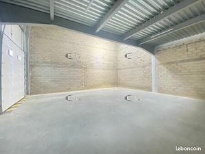 Local d'activité 253 m²