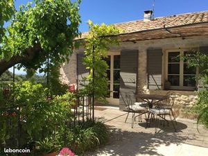 Magnifique cabanon à louer à Venasque pendant l'hiver