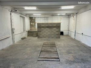 Hangar 74m2 à apt