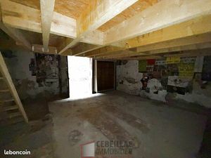 Cave 1 pièce 48 m²