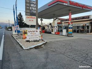 Station D'essence Restaurant Episerie plus 2300m² terrain