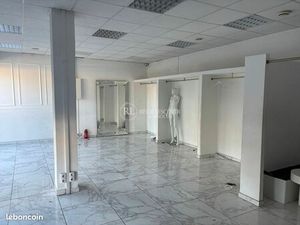Local 50 m² DECINES CHARPIEU