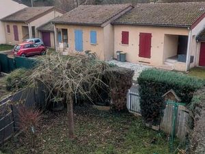 Maison mitoyenne quartier résidentiel