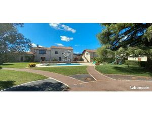 Maison 5 pièces 467 m²