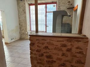 Local commercial d'angle 60 m² + cave 55 m² – Angle Jules Ferry / René Cassin – Idéal rest