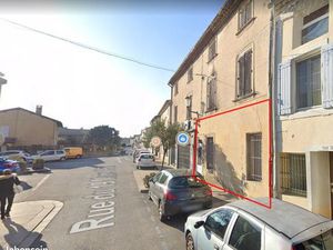 ENTRAIGUES SUR LA SORGUE Local Hyper centre village – Prestations de qualités