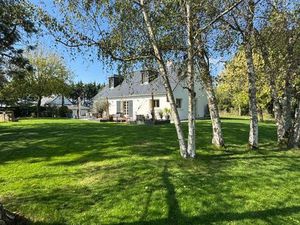 Grande maison et magnifique terrain