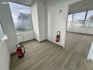 Bureaux 54 m² Saint-Vigor-d'Ymonville