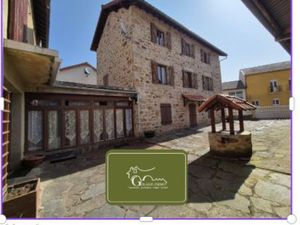 Malrevers   maison en pierres + dépendances et terrain clos