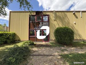 Local d'activité 437 m²