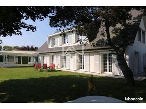 Pavillon 8 pièces 207 m²