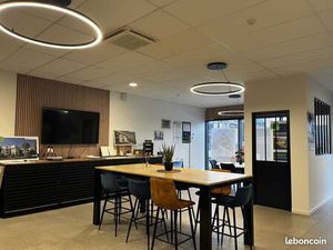 Bureaux 627 m²