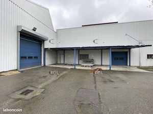 Local industriel 1 500 m²