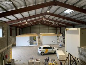 Local d'activité 2 111 m²