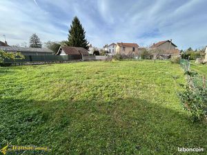 Terrain 550 m² Puy-Guillaume