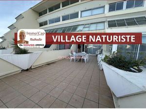 BEL APPARTEMENT CLIMATISE AVEC TRES GRANDE TERRASSE + PARKING PRIVATIF