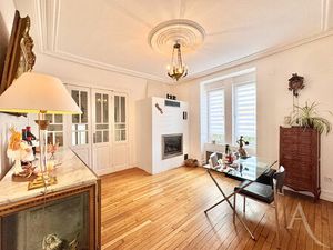 Bien rare - Belle demeure de maître rénovée avec piscine & verger  dépendances/garages