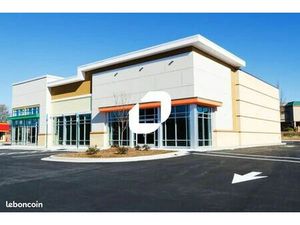 Local commercial 737 m²
