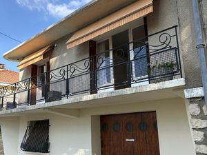 BELLE MAISON SUR DEUX NIVEAUX PROXIMITÉ IMMÉDIATE CENTRE ET