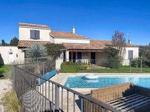 Mollégès  maison 162 m² 4 chambres avec piscine