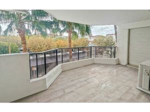 Location appartement  68.82 m² T-3 à Cannes  1 500 €