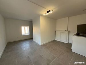 Studio 23 5 m2 rénové- hyper centre Villefranche