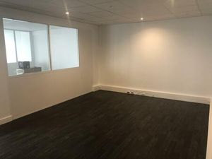 Location bureaux 235 m² (faible charge)