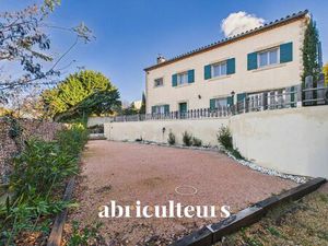 Vente maison 8 pièces 232 m² La Roque-d'Anthéron (13640)