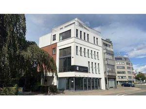 Bureau prêt à l'emploi à louer à De Sterre à Gand.